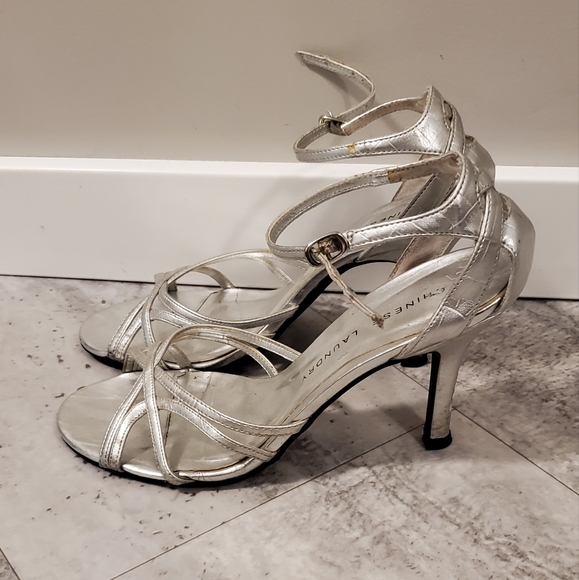 2/$36  👠silver strappy saddles - sz 8 - Picture 4 of 12